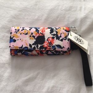 💥SOLD ON MERC..💥Kipling large wallet
